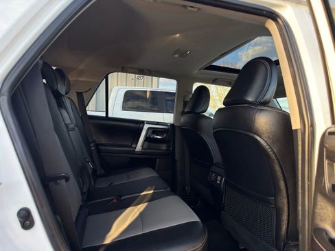 Used 2016 Toyota 4Runner SR5 Premium image 12