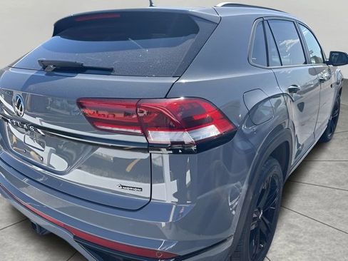Used 2023 Volkswagen Atlas Cross Sport SEL R-Line AWD/4WD image 4
