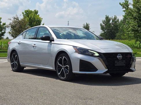 Used 2024 Nissan Altima 2.5 SR FWD image 1