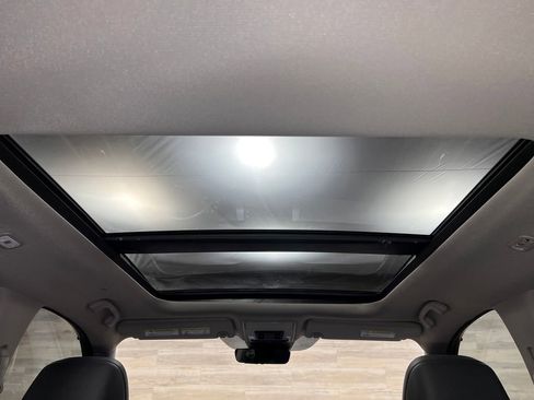 Used 2023 Honda Pilot Touring image 16