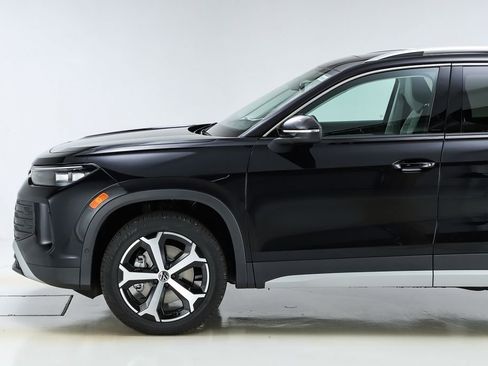 New 2026 Volkswagen Tiguan SE AWD/4WD image 3