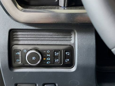 New 2026 Ford F350 4x4 Crew Cab DRW Super Duty image 19