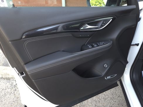 Used 2023 Buick Envision Essence w/ Technology Package I AWD/4WD image 82