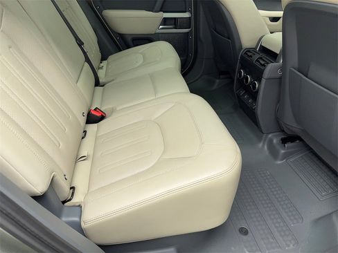 Used 2022 Land Rover Defender 110 SE image 45