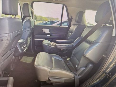 Used 2025 Ford Expedition Active image 9