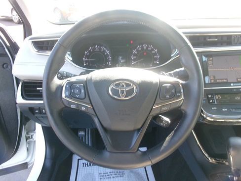 Used 2013 Toyota Avalon Limited w/ Technology Pkg FWD image 16