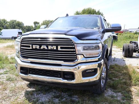 Used 2021 RAM 2500 Laramie AWD/4WD image 3