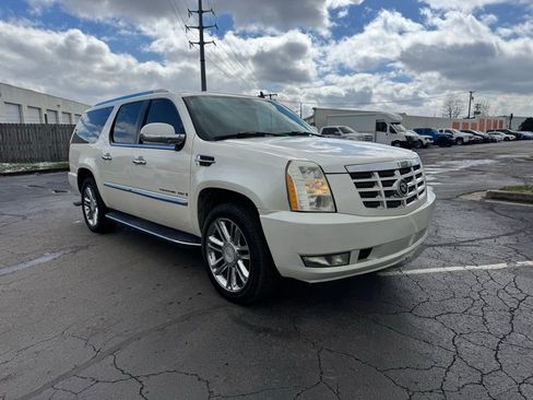 Used 2007 Cadillac Escalade ESV Base w/ Climate Package image 7