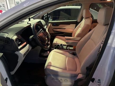 Used 2025 Honda Odyssey EX-L image 5