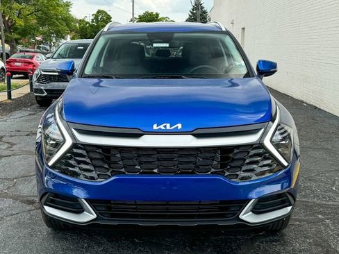 Certified 2025 Kia Sportage EX image 11