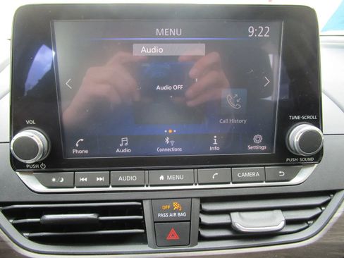 Used 2024 Nissan Altima 2.5 SV FWD image 21