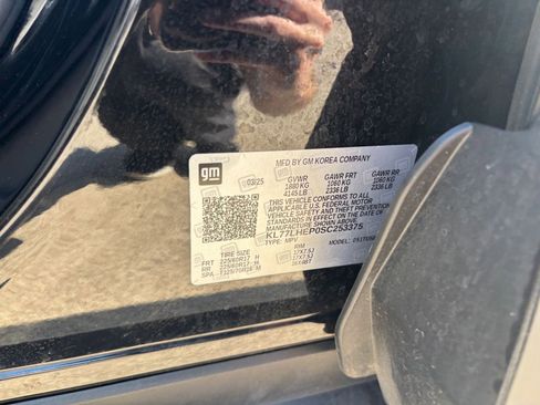 Used 2025 Chevrolet Trax LT image 28