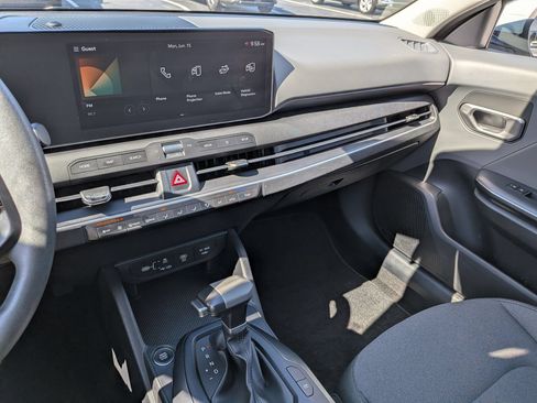 Used 2025 Kia K4 FWD image 22