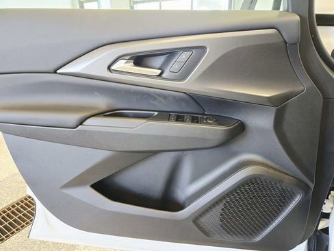 New 2026 Chevrolet Equinox EV LT image 20