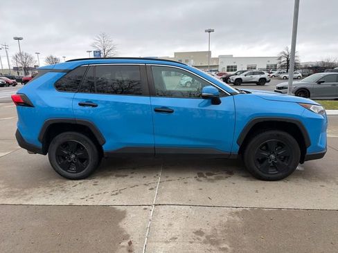 Used 2021 Toyota RAV4 XLE image 17