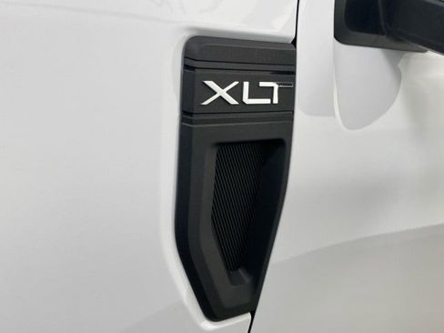 New 2025 Ford Maverick XLT w/ XLT Luxury Package image 13