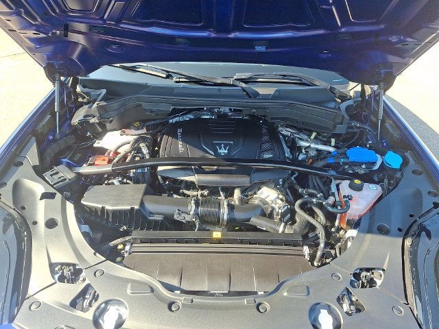 Certified 2025 Maserati Grecale Modena AWD/4WD image 50