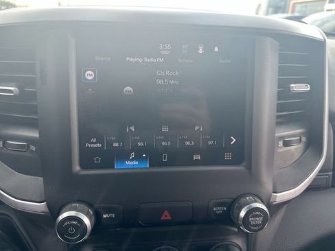 Used 2022 RAM 1500 Big Horn AWD/4WD image 18
