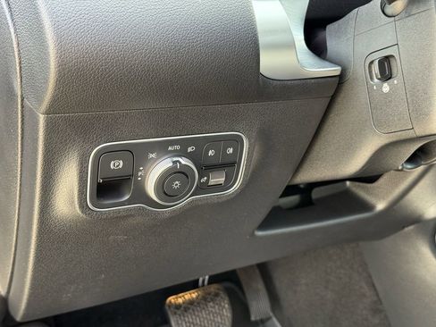 New 2026 Mercedes-Benz GLB 250 4MATIC image 16