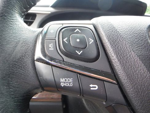 Used 2014 Toyota Avalon XLE FWD image 25