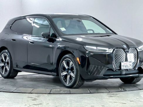 Used 2024 BMW iX xDrive50 w/ Sport Package image 9