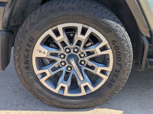 Used 2024 GMC Hummer EV 3X w/ LPO, Illumination Package image 12