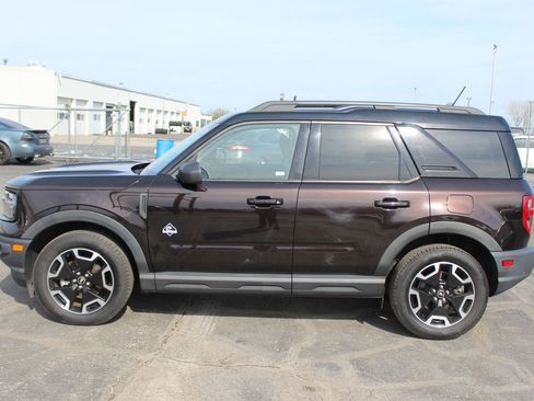 Used 2021 Ford Bronco Sport Outer Banks image 3