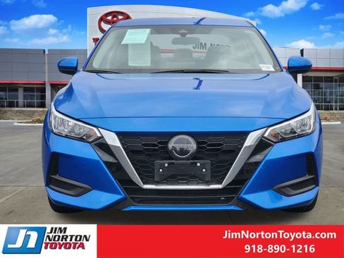 Used 2023 Nissan Sentra SV image 2