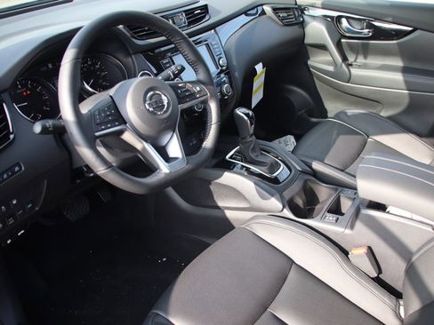 Used 2022 Nissan Rogue Sport SL image 8