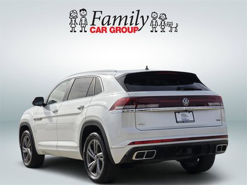 Used 2024 Volkswagen Atlas Cross Sport SEL R-Line image 3