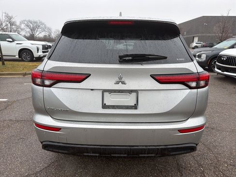 Used 2022 Mitsubishi Outlander ES image 6