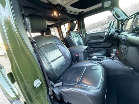 Used 2020 Jeep Wrangler Unlimited Sahara image 31