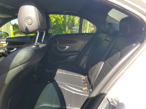 Used 2018 Mercedes-Benz C 300 Sedan image 9