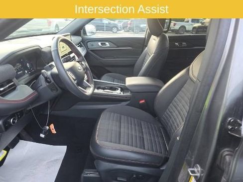 Used 2025 Ford Explorer ST-Line w/ Premium Package AWD/4WD image 7