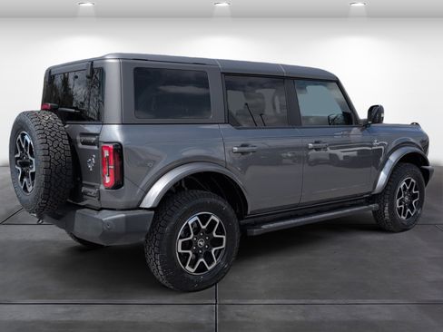 Used 2024 Ford Bronco Outer Banks image 7