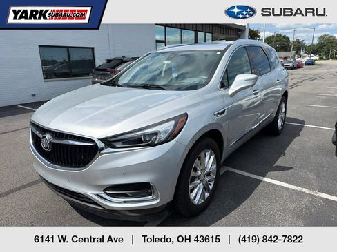 Used 2018 Buick Enclave Premium w/ Experience Buick Package FWD image 1