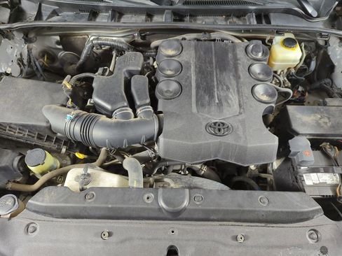 Used 2015 Toyota 4Runner SR5 image 17