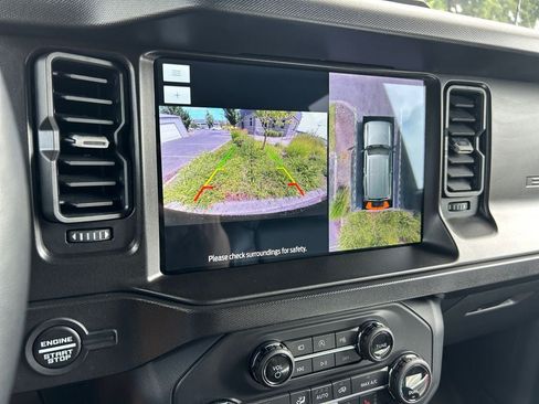 Used 2021 Ford Bronco First Edition AWD/4WD image 19