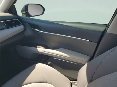 Used 2023 Toyota Camry LE FWD image 13