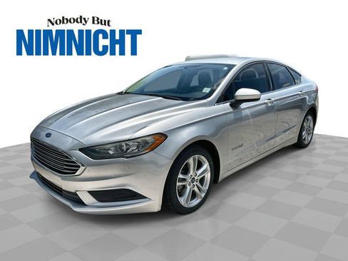 Used 2018 Ford Fusion SE FWD image 1