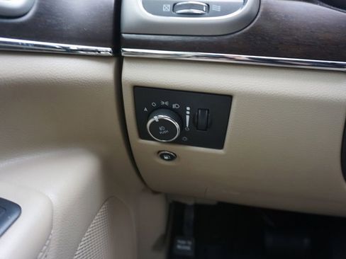 Used 2018 Jeep Grand Cherokee Limited image 4