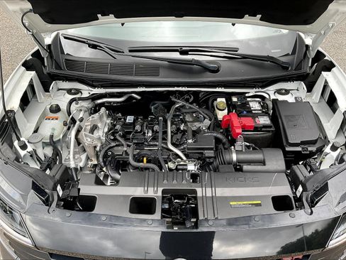 Certified 2025 Nissan Kicks SR FWD image 31