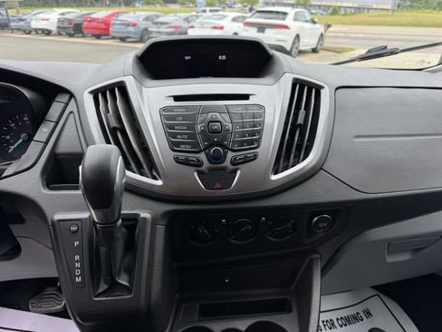 Used 2017 Ford Transit 350 XLT RWD image 4