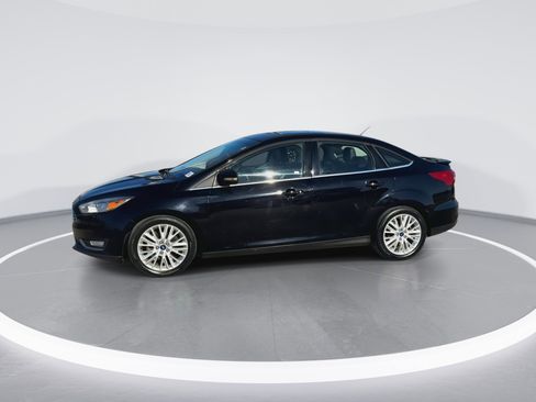 Used 2018 Ford Focus Titanium image 5