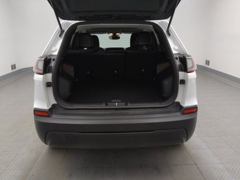 Used 2021 Jeep Cherokee Latitude Plus FWD image 29