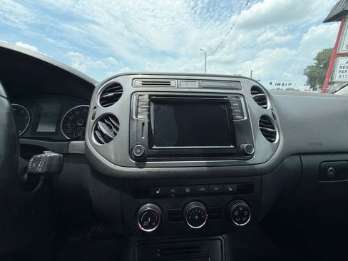Used 2017 Volkswagen Tiguan S FWD image 18