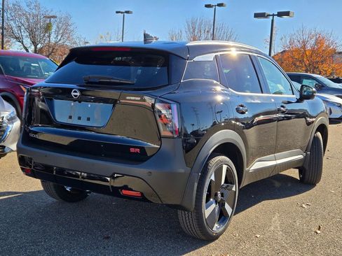 Used 2025 Nissan Kicks SR FWD image 5