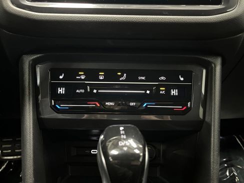 Used 2024 Volkswagen Tiguan SE R-Line AWD/4WD image 19