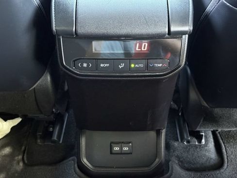 Used 2022 Toyota Highlander XSE FWD image 30