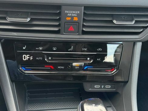 New 2026 Volkswagen Jetta SE FWD image 16